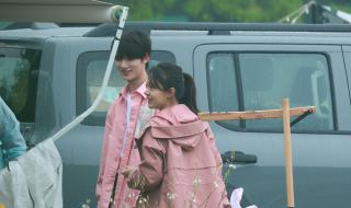 赵今麦和丁程鑫是杨幂旗下艺人吗 杨幂赵今麦草莓耳环